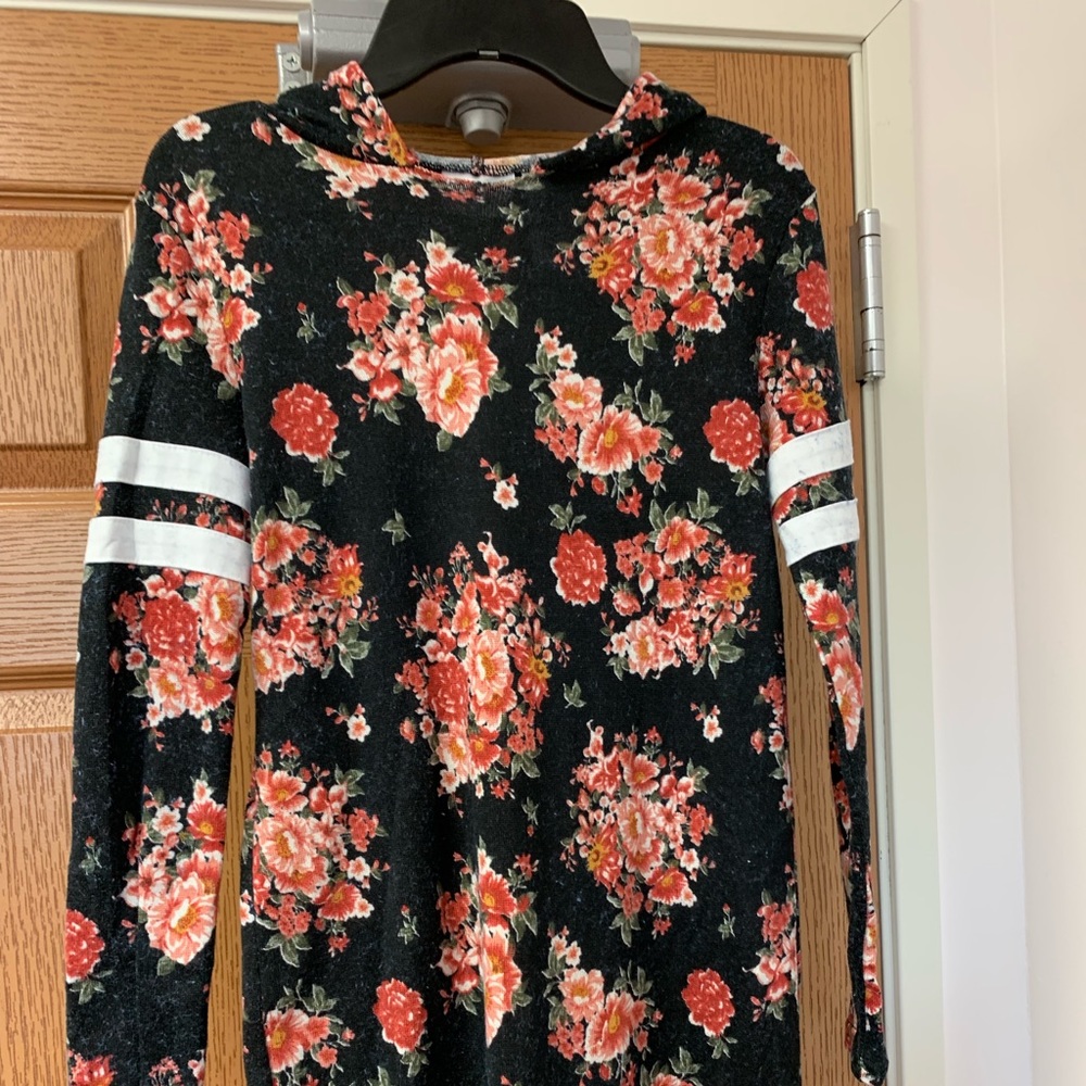 Hooded long sleeve